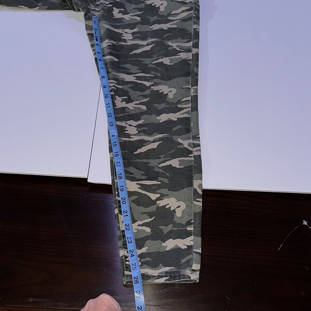 Kensie Jeans Women’s 12/31 Green Camo Skinny Ankle Pants Stretch Mid Rise - Picture 7 of 7